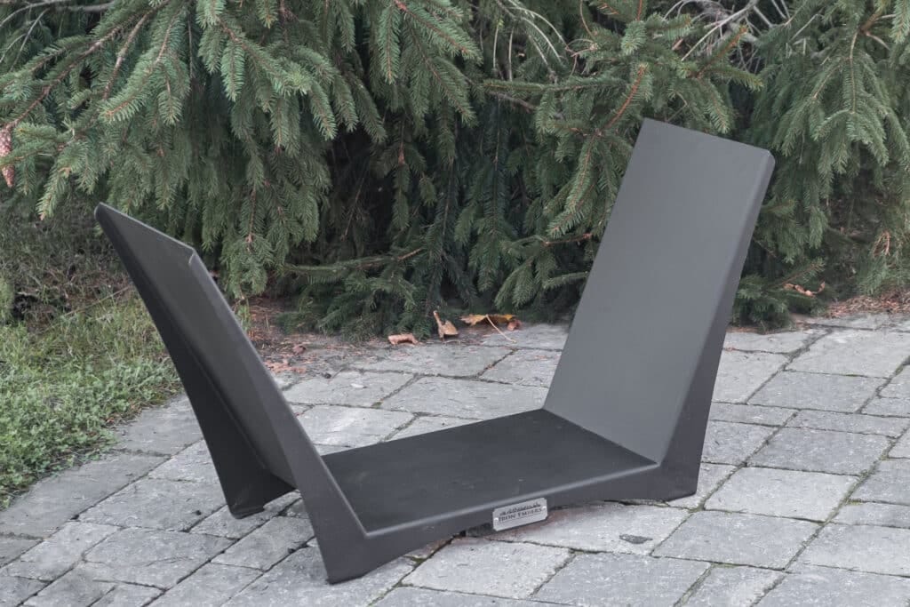 Flat-packed in three pieces