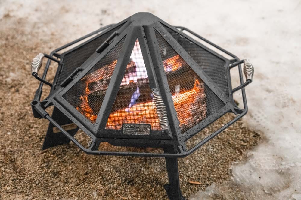 Spark screen on a fire pit