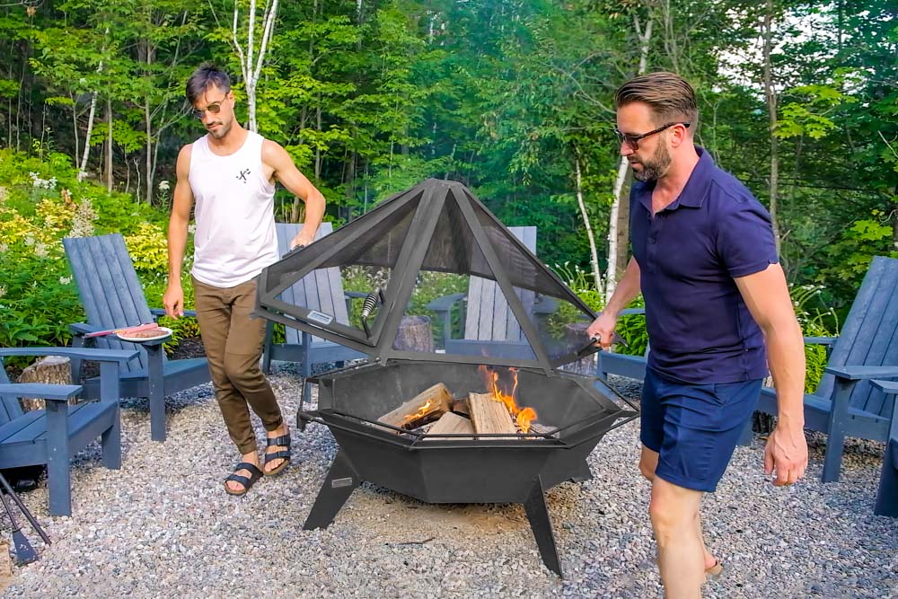 Spark screen in an outdoor setting