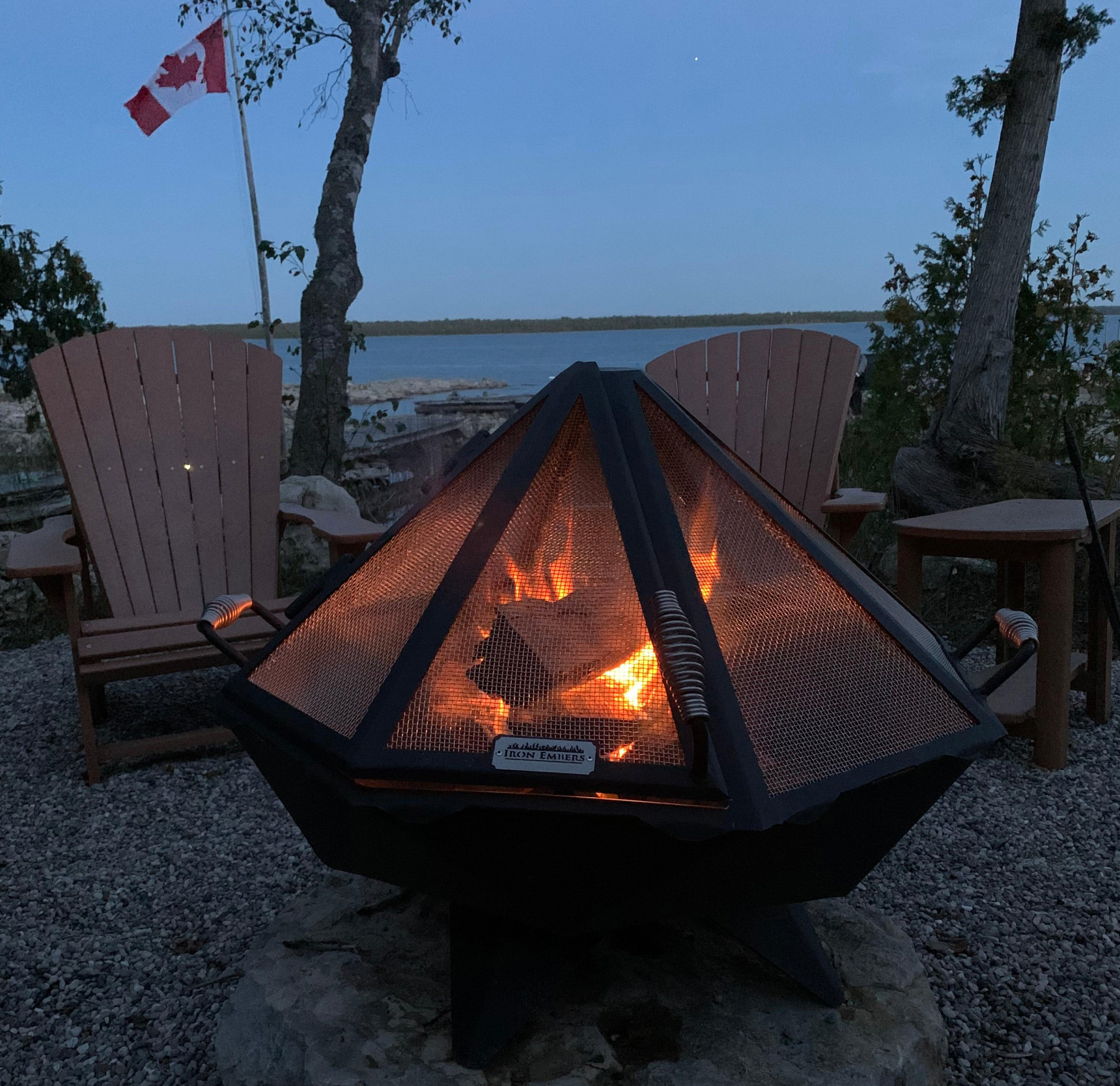 Spark screen in an outdoor setting