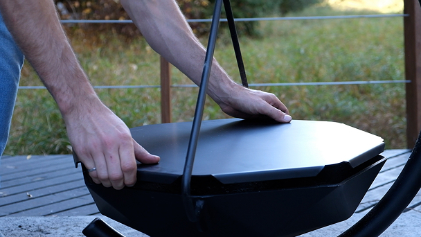 Close-up of steel lid finish